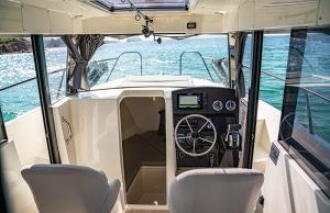 QUICKSILVER 805 PILOTHOUSE