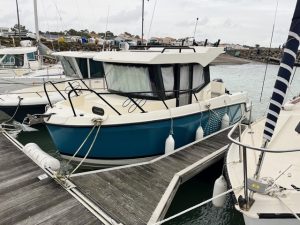 QUICKSILVER 705 PILOTHOUSE