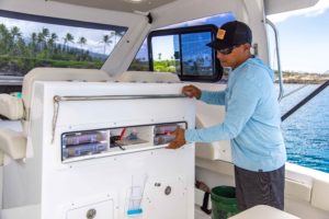 AQUILA 28 MOLOKAI CUDDY