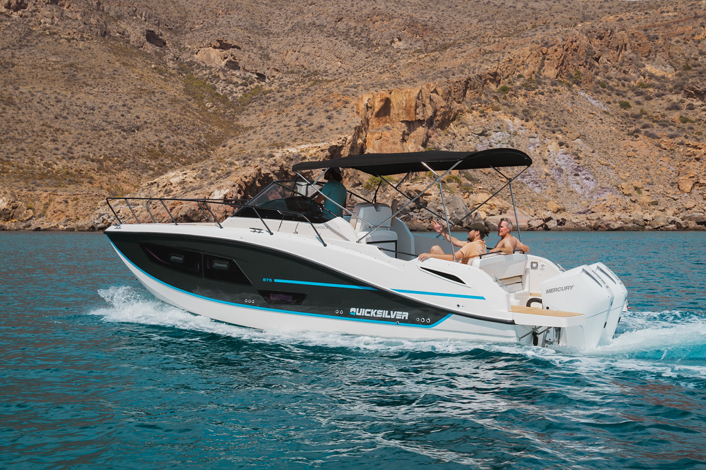 QUICKSILVER - ACTIV 875 SUNDECK