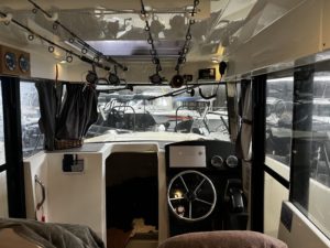 QUICKSILVER 805 PILOTHOUSE