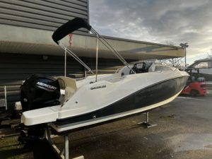 QUICKSILVER ACTIV 555 CABIN