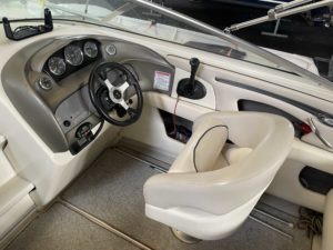 SEA RAY SUNSPORT 220
