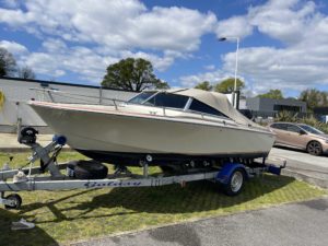 CRESTLINER CRUISADER 770