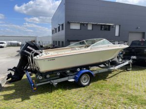 CRESTLINER CRUISADER 770