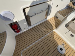 QUICKSILVER ACTIV 875 SUNDECK