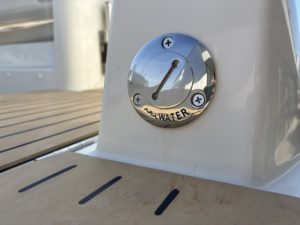 QUICKSILVER ACTIV 875 SUNDECK