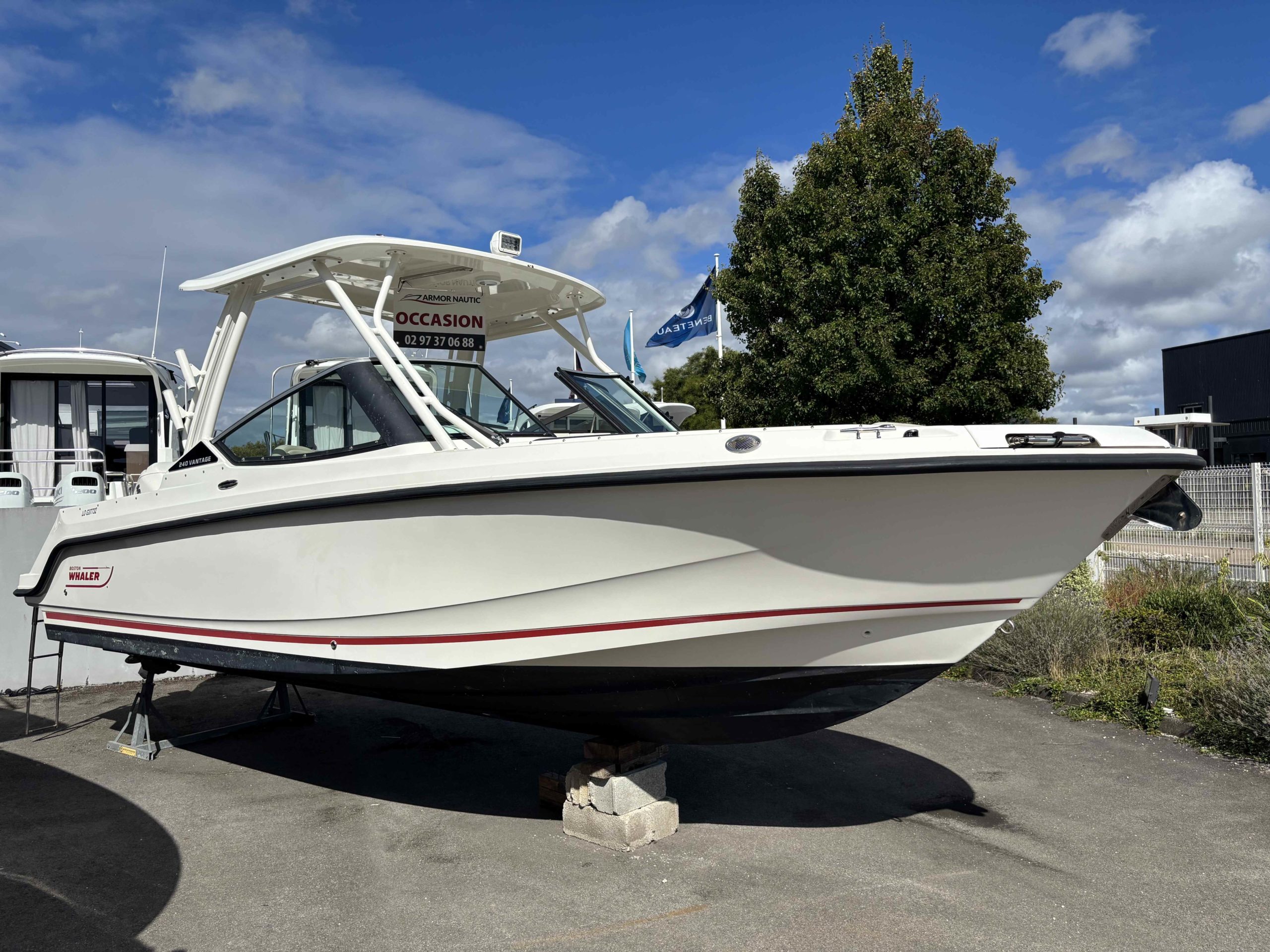 BOSTON WHALER 240 VANTAGE