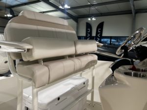 BOSTON WHALER 220 DAUNTLESS