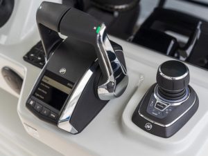 BOSTON WHALER 360 outrage