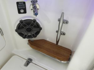 BOSTON WHALER 380 Realm