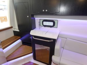 BOSTON WHALER 380 Realm