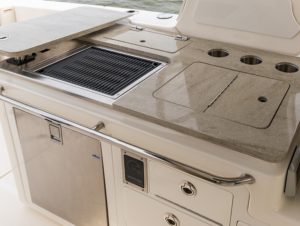 BOSTON WHALER 380 Realm
