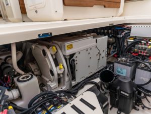 BOSTON WHALER 380 Realm