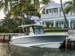 BOSTON WHALER 360 outrage