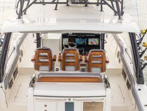 BOSTON WHALER 420 Outrage