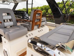 BOSTON WHALER 420 Outrage