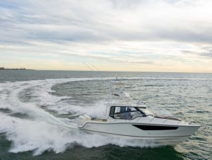 BOSTON WHALER 365 Conquest