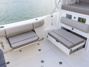BOSTON WHALER 365 Conquest
