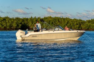 BOSTON WHALER 210 Vantage
