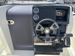 QUICKSILVER 705 Open