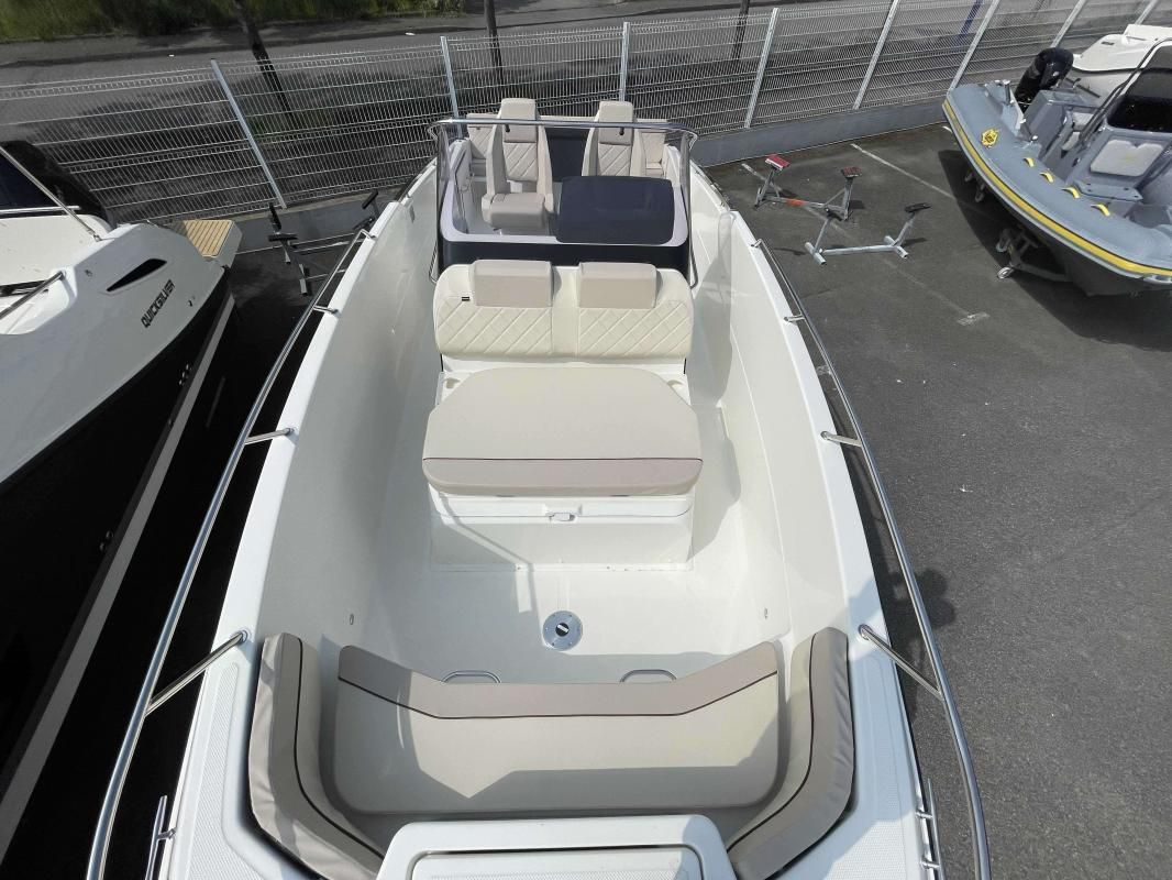 QUICKSILVER 805 Open