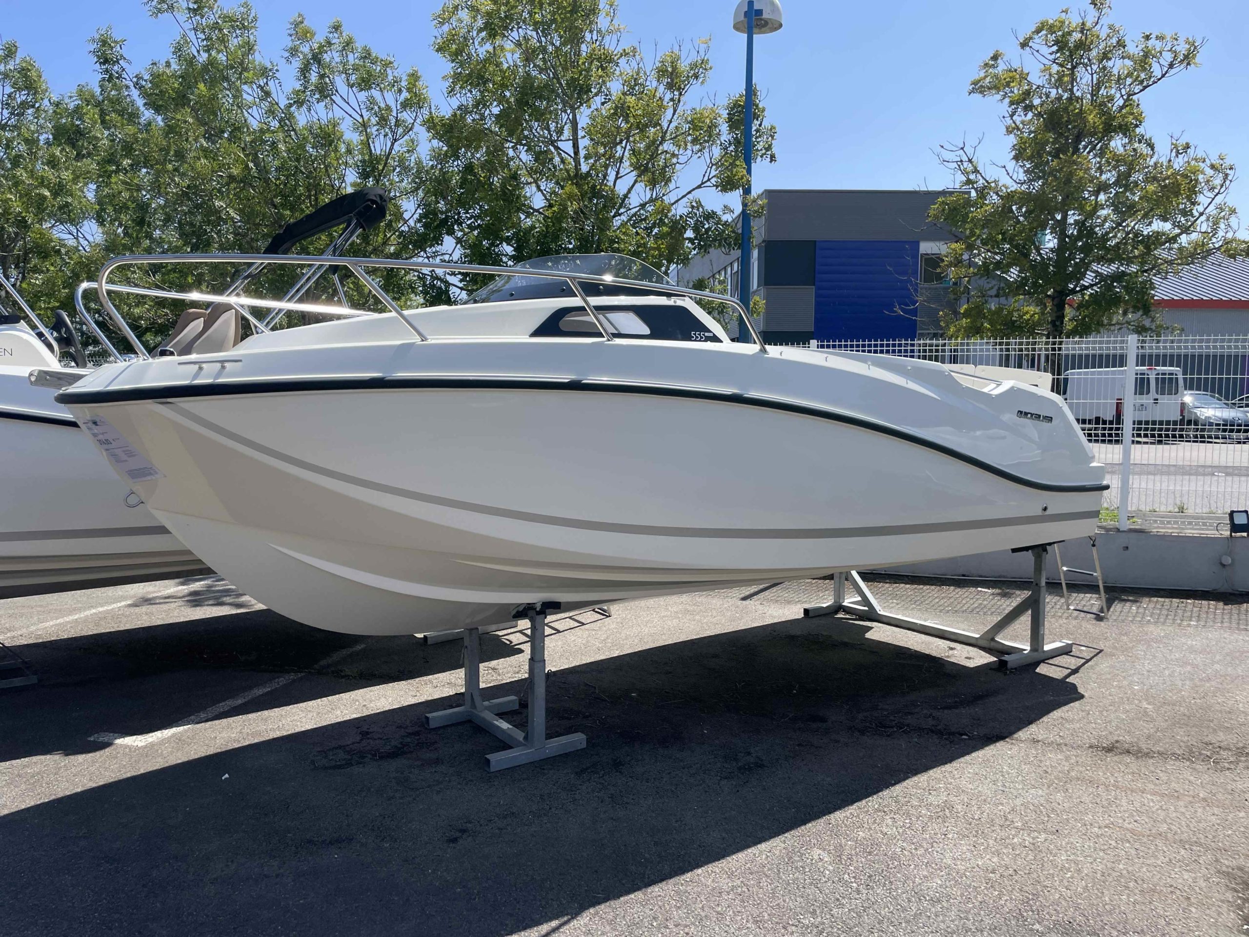 QUICKSILVER 555 Cabin