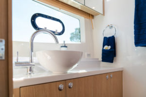 AQUILA 42 Yacht
