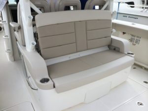 BOSTON WHALER 380 Outrage