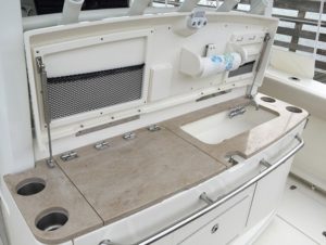 BOSTON WHALER 380 Outrage