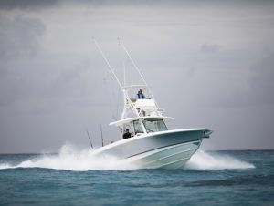 BOSTON WHALER 380 Outrage