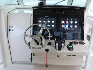 BOSTON WHALER 380 Outrage