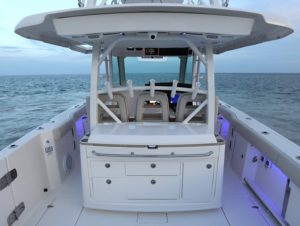 BOSTON WHALER 380 Outrage