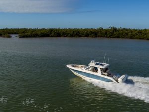 BOSTON WHALER 380 Realm