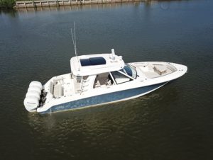 BOSTON WHALER 380 Realm