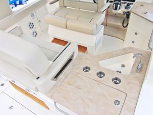 BOSTON WHALER 350 Realm