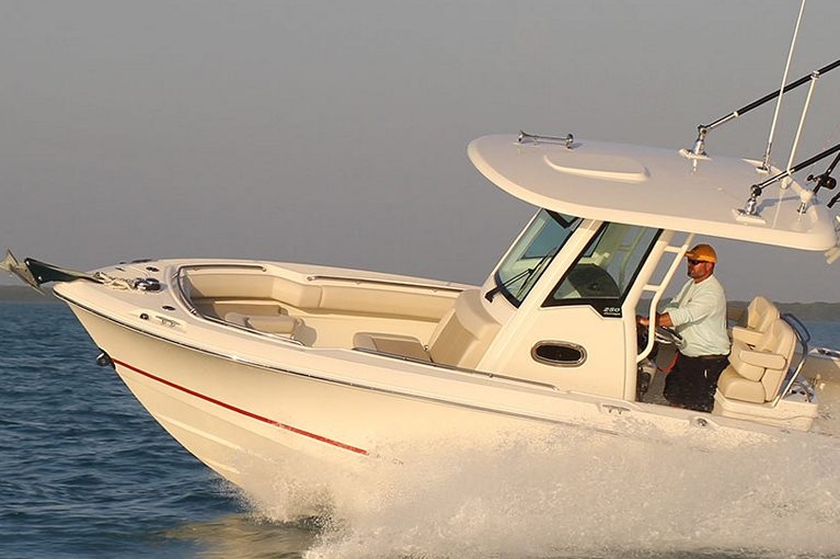 BOSTON WHALER 250 Outrage