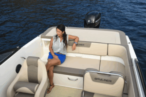 BAYLINER VR5 Cuddy Outboard