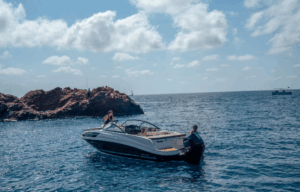 BAYLINER VR6 Cuddy Outboard