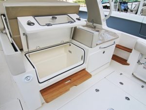 BOSTON WHALER 350 Realm