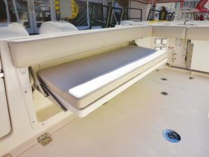 BOSTON WHALER 325 Conquest