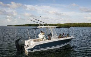 BOSTON WHALER 230 Outrage