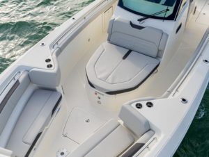 BOSTON WHALER 330 outrage