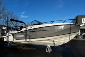QUICKSILVER 805 Open