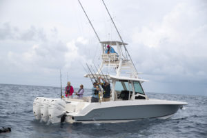 BOSTON WHALER 380 Outrage